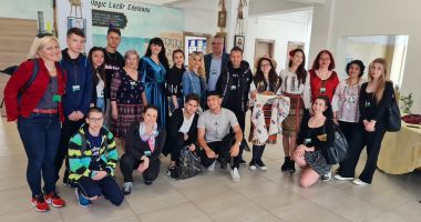 Stire din Cultură-Educație : Cinci zile de activități oferite de Liceul „Lazăr Edeleanu” oaspeților polonezi și turci