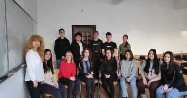 Stire din Cultură-Educație : Premii pentru proiectele realizate de elevi ai Liceului „Virgil Madgearu”