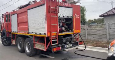 Stire din Eveniment : CASĂ ÎN FLĂCĂRI, în comuna Lumina. Un bărbat a suferit arsuri