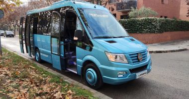 Stire din Cultură-Educație : O nouă dezbatere publică: 3.200 de microbuze electrice pentru elevii din mediul rural, cu bani din PNRR
