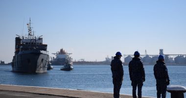 Stire din Eveniment : Aplauze pentru marinarii de pe nava maritimă hidrografică „Cătuneanu”, la întoarcerea de la două exerciții multinaționale