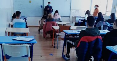 Stire din Eveniment : Ziua internațională pentru nonviolență în școală, celebrată de polițiști printre elevi