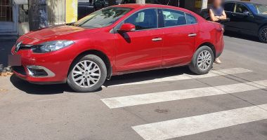 Stire din Eveniment : GALERIE FOTO. Opririle neregulamentare, PERICOL pentru cetățeni. Poliția Locală a dat SANCȚIUNI DRASTICE