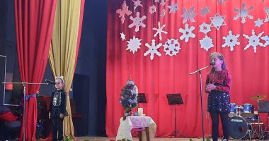 GALERIE FOTO. Sutele de spectatori din sala Palatului Copiilor au aplaudat micii artiști - 4