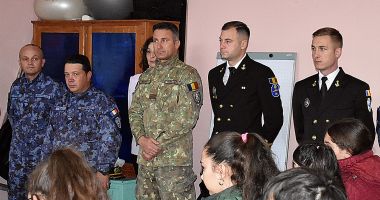 Generații în oglindă. Marinarii s-au întors acasă, pentru a le vorbi copiilor despre viața în uniformă - 2