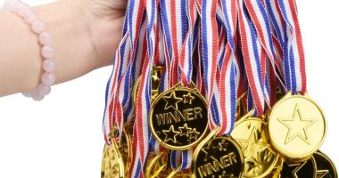Stire din Cultură-Educație : Premiile oferite de Ministerul Educației elevilor olimpici vor fi mărite