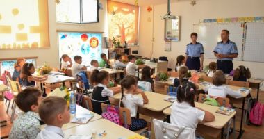Lecții despre bullying în mai multe școli din Constanța
