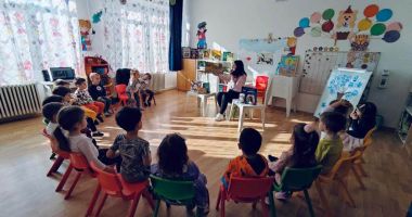 Zeci de mii de copii constănţeni implicaţi într-un proiect educaţional de amploare