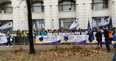 GALERIE FOTO. PROTEST al polițiștilor și angajaților din penitenciare. "Nu mai credem în Moș Crăciun!" - 5