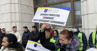 GALERIE FOTO. PROTEST al polițiștilor și angajaților din penitenciare. "Nu mai credem în Moș Crăciun!" - 2