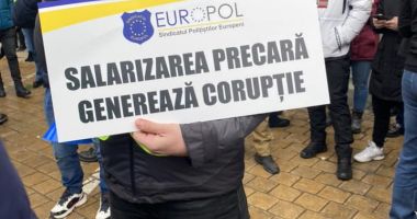 GALERIE FOTO. PROTEST al polițiștilor și angajaților din penitenciare. "Nu mai credem în Moș Crăciun!" - 3