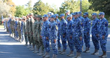 Stire din Eveniment : Emoții pentru prima serie de rezerviști militari instruită la Capu Midia. "Cariera este plină de provocări"