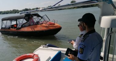 Stire din Eveniment : Verificări drastice pe luciul apei: amenzi de peste 160.000 de lei, ambarcațiuni și sute de kilograme de pește confiscate