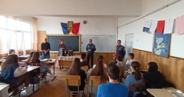 Stire din Eveniment : Lecții pentru adolescenți despre vârsta de la care răspund penal