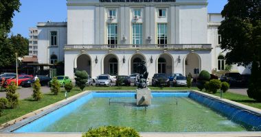 Stire din Cultură-Educație : Noi spectacole în parcul Teatrului „Oleg Danovski”