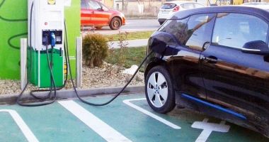 Stire din Social : Primăria Constanța a încheiat contractul pentru 18 stații de reîncărcare pentru mașini electrice