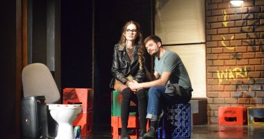 Stire din Cultură-Educație : Teatrul „Căluțul de mare” a reprogramat spectacolul „Suburbia”