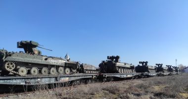 Stire din Eveniment : Deplasări de tehnică militară pe calea ferată, de la Medgidia spre București