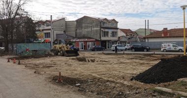 Stire din Social : Lucrările de modernizare a infrastructurii pietonale din oraș, în plină desfășurare