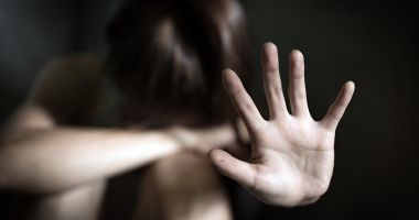 Stire din Eveniment : ȘOCANT în județul Constanța: un bărbat a VIOLAT fiica de 12 ani a concubinei, timp de mai multe luni!