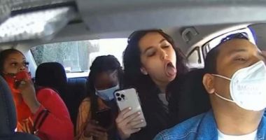 Tânără arestată după ce nu a purtat mască și a tușit spre șoferul Uber