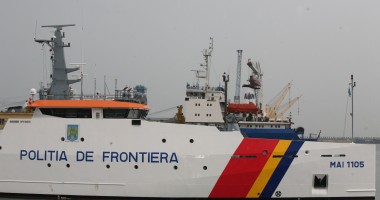 Stire din Eveniment : SOS! Yacht cu trei persoane la bord, ÎN DERIVĂ pe Marea Neagră
