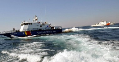 Stire din Eveniment : Yacht în derivă pe Marea Neagră, salvat de Garda de Coastă