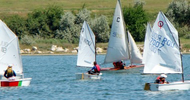 Stire din Sport : Clubul Nautic Român își inaugurează, duminică, baza sportivă