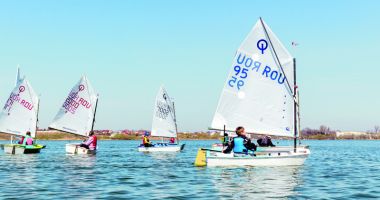 Stire din Diverse : Yachtingul, spectacol cu vele, pe litoral