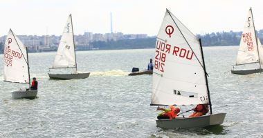 Stire din Sport : Toate pânzele sus! Cupa RS Tera Sport la yachting
