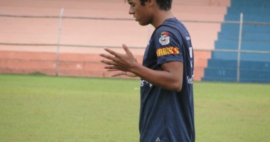 Stire din Sport : Dinamo testează un jucător brazilian