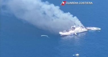 Stire din Actualitate : 600 de grade pe feribotul care a luat foc în Mediterana! Pompierii încearcă să-l răcească pentru a-i găsi pe cei 12 dispăruți