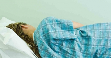 Stire din Sănătate : Medicii avertizează: "Din ce în ce mai multe cazuri de cancer colorectal"