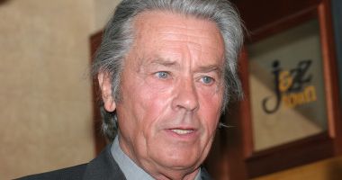 Stire din Monden : Alain Delon își pregătește eutanasierea!  "De la o anumită vârstă, trebuie să ne retragem"