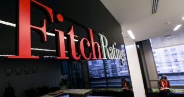 Stire din Economie : Fitch confirmă dezastrul economic: Ratingul de țară al României e BBB minus, cu perspectivă negativă