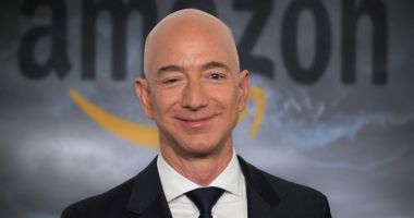 Stire din Actualitate : Miliardarul Jeff Bezos se retrage de la conducerea Amazon