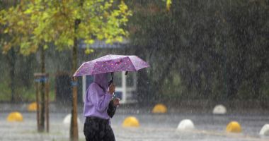 Stire din Social : 21 de județe se află sub cod galben de vreme rea! Meteorologii anunță vijelii, descărcări electrice și grindină