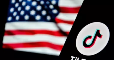 Stire din Actualitate : Administraţia Trump câştigă 10 miliarde de dolari din afacerea TikTok