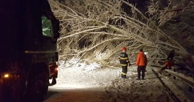 NINSORI ABUNDENTE, noaptea trecută! Circulație blocată, intervenție dificilă - 4
