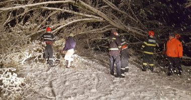 NINSORI ABUNDENTE, noaptea trecută! Circulație blocată, intervenție dificilă - 2
