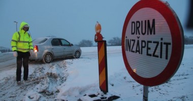 Stire din Eveniment : UPDATE / Circulația pe A2 a fost REDESCHISĂ. Se circulă în condiții de iarnă