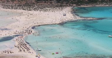 Stire din Actualitate : Zbor charter în Creta: un plus de confort pentru o vacanță în care te vei simți ca o vedetă de la Hollywood