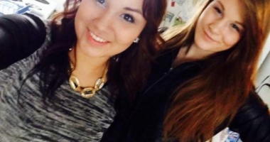Stire din Eveniment : Detaliul dintr-un selfie postat pe Facebook a dus la prinderea criminalei care și-a ucis cea mai bună prietenă