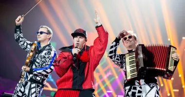 Stire din Cultură-Educație : Zdob și Zdub cântă săptămâna viitoare la Constanța, în cadrul proiectului „Music for Autism“