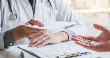 Stire din Social : Fenomenul concediilor medicale. CNAS vine cu precizări după acuzațiile lui Ciolacu