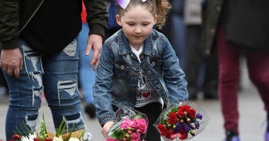LACRIMI, DURERE ȘI NEPUTINȚĂ / IMAGINI DRAMATICE, DUPĂ TRAGEDIA CARE A ÎNDOLIAT ORAȘUL MANCHESTER - 10