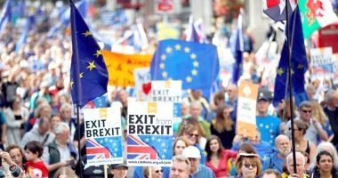 Stire din Actualitate : Zeci de mii de britanici cer un al doilea referendum privind Brexit-ul