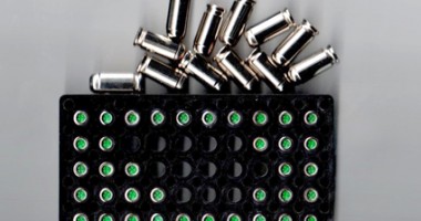 Zeci de cartușe și un încărcător de pistol, găsite în bagajele unei femei - 2