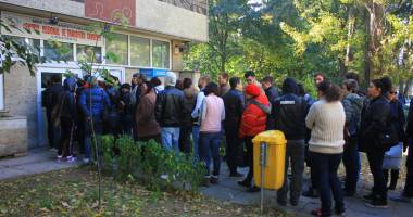 Sute de constănțeni au donat sânge pentru victimele incendiului din clubul bucureștean - 2