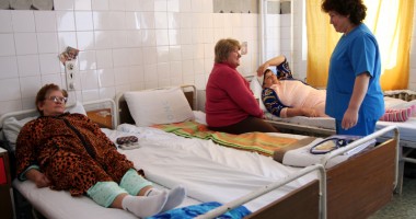 Stire din Sănătate : Zeci de constănțeni internați  din cauza virozelor